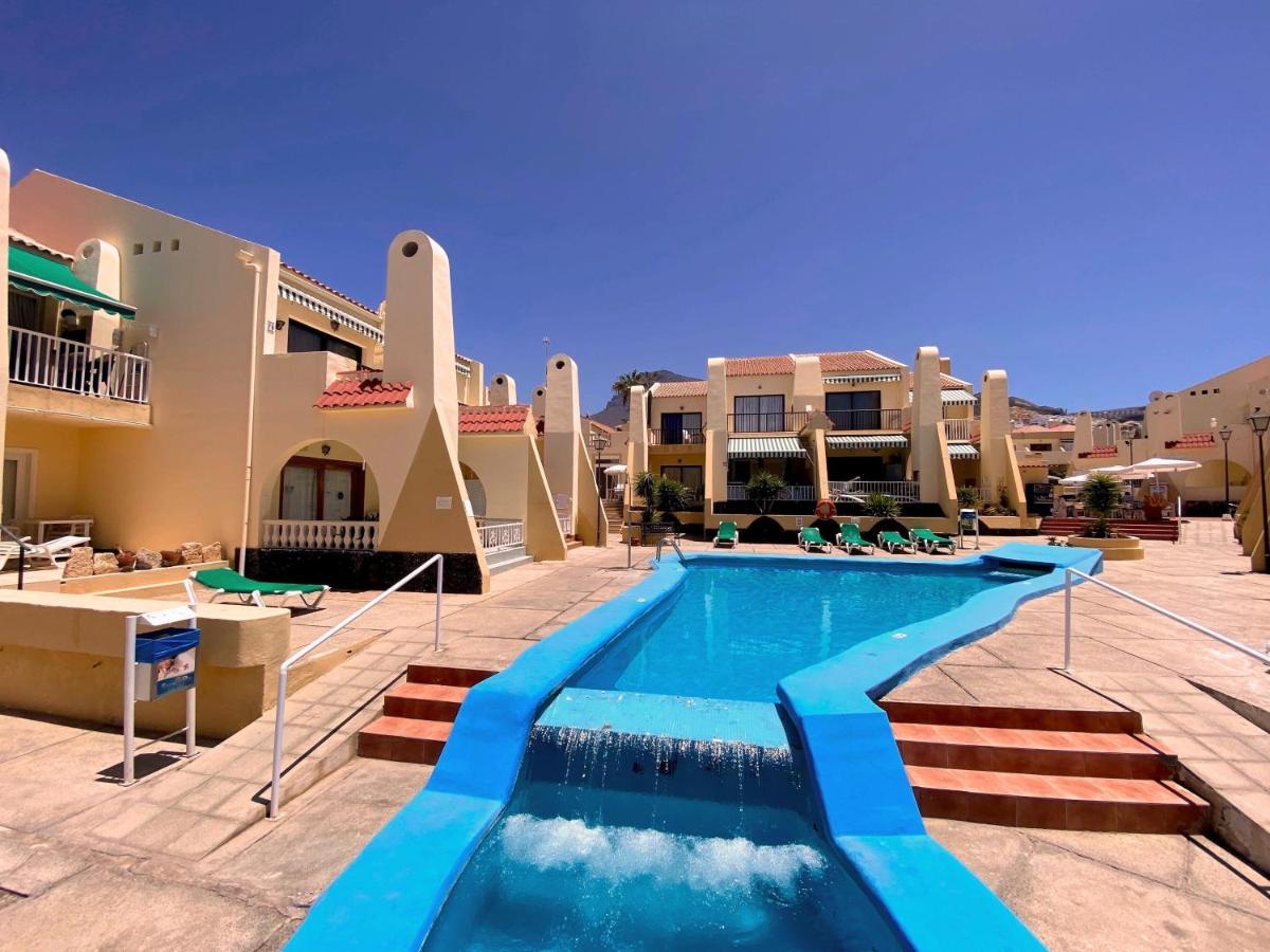 Cozy Pool View Apartment H-11 Mareverde 아데제 외부 사진