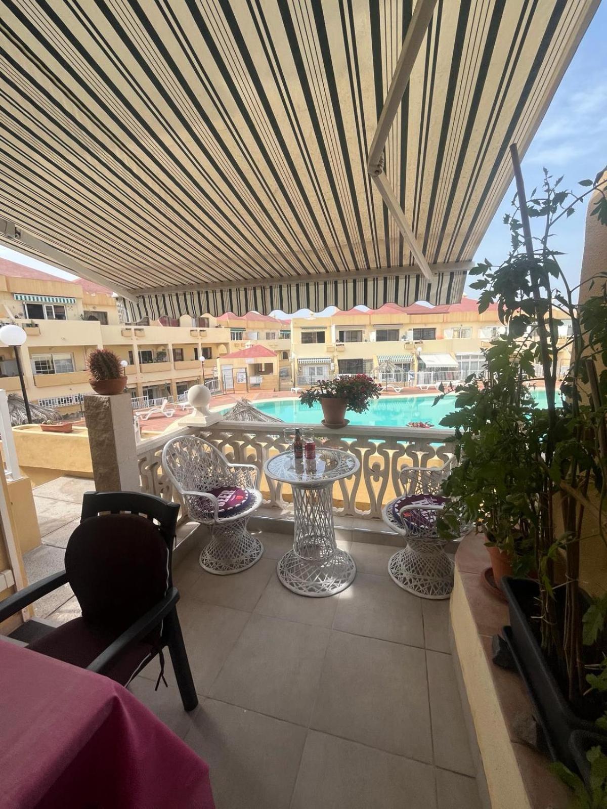 Cozy Pool View Apartment H-11 Mareverde 아데제 외부 사진