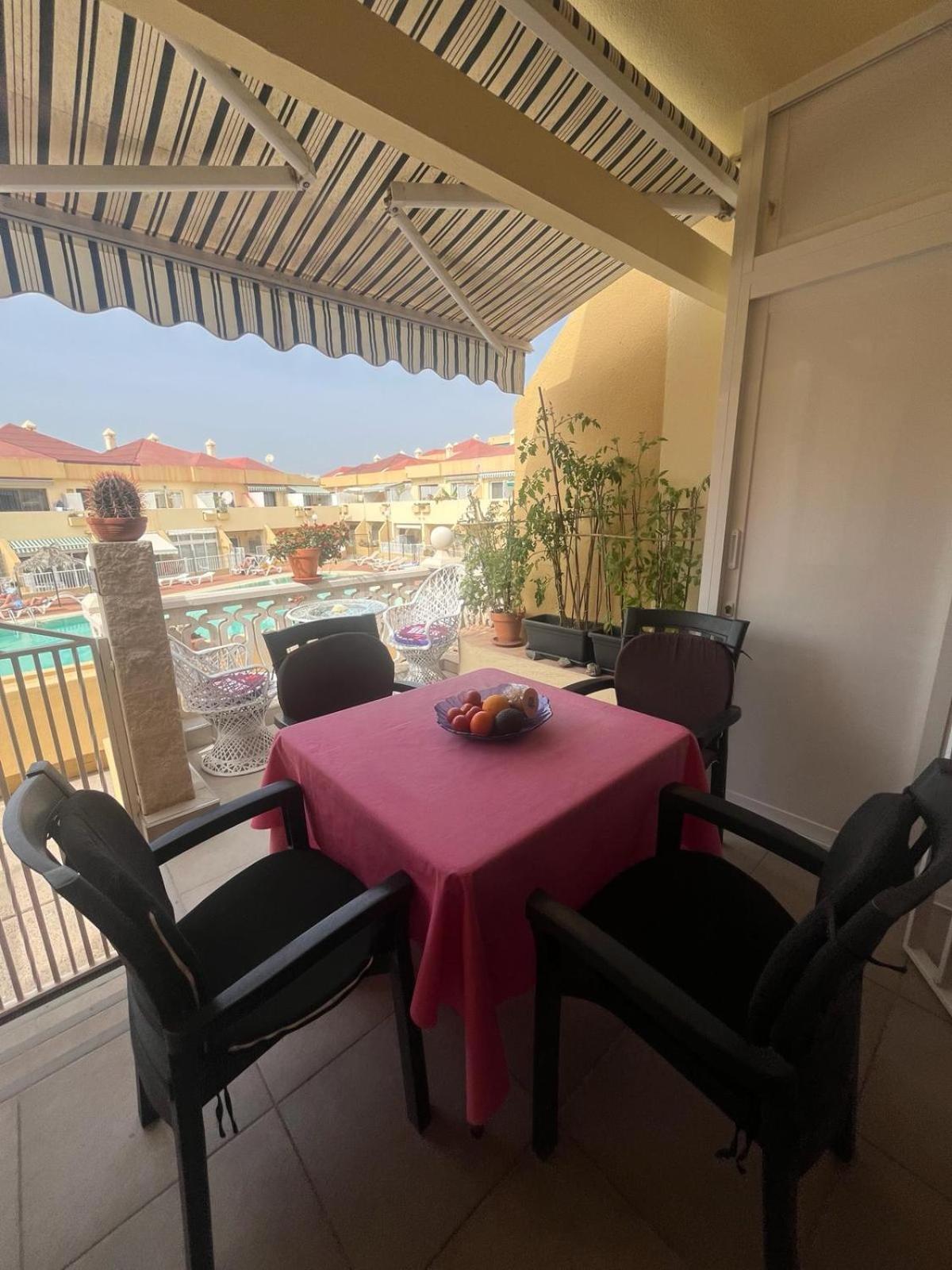 Cozy Pool View Apartment H-11 Mareverde 아데제 외부 사진
