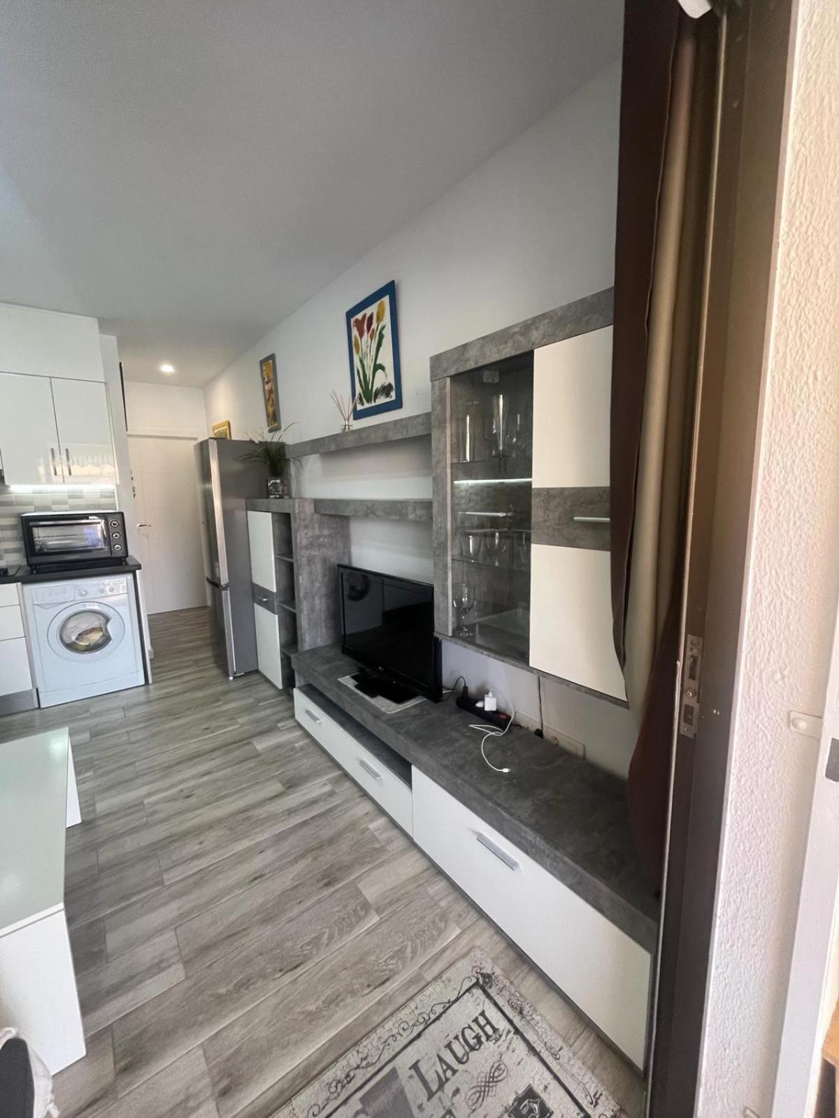 Cozy Pool View Apartment H-11 Mareverde 아데제 외부 사진