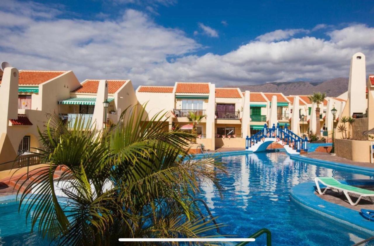 Cozy Pool View Apartment H-11 Mareverde 아데제 외부 사진