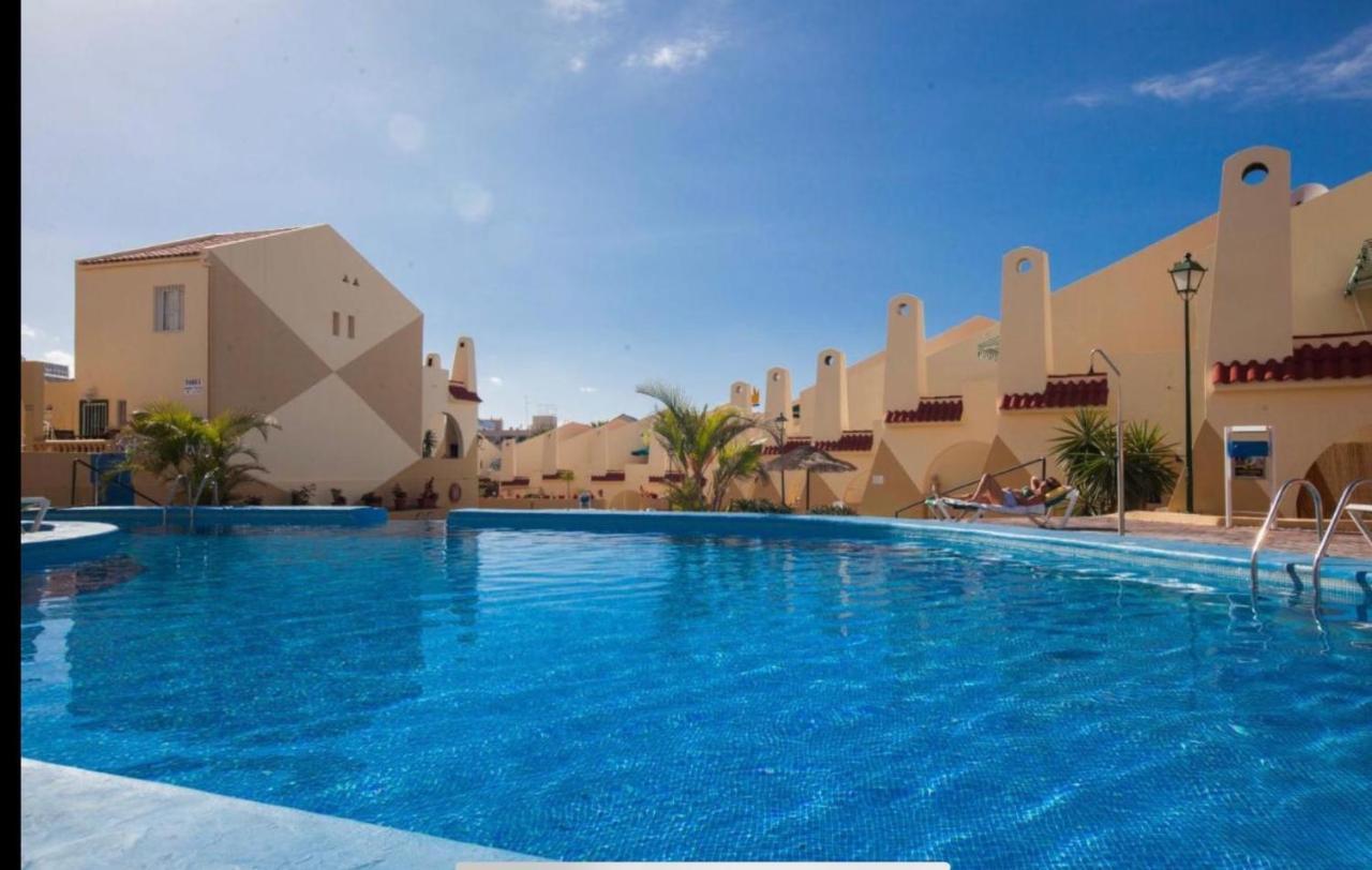 Cozy Pool View Apartment H-11 Mareverde 아데제 외부 사진